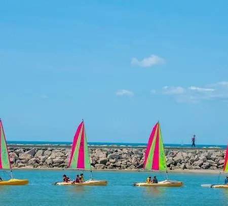 Carnon Plage, Vue Port, Clim Et Parking * Mauguio
