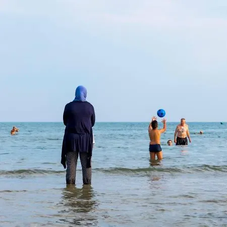 Carnon Plage, Vue Port, Clim Et Parking * Mauguio